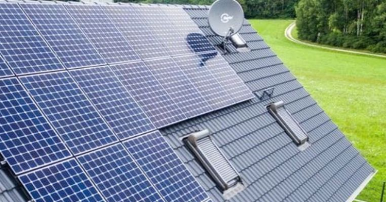 Zastanawiasz się, jakie są różnice między różnymi typami magazynów energii do fotowoltaiki? Poznaj najpopularniejsze modele i ich funkcje!